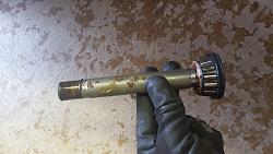 Rear hub bearing replacement write-up-oldbearingandsleeve.jpg