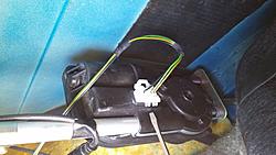 How do you remove this elect connection to antenna ?-0528171415.jpg