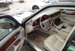 Do you have white Leather and a Black Dashboard?-bildschirmfoto-2017-06-28-um-21.19.27.png
