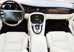 Do you have white Leather and a Black Dashboard?-bildschirmfoto-2017-06-28-um-21.18.09.png