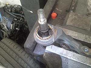 Replacing front lower balljoints - anyone managed a simple solution?-img_20171021_114652.jpg