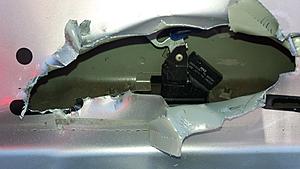 HELP: X308 trunk will not open-trunk_release.jpg