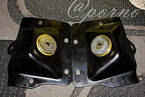 XJR front shock mount bushing with cats-ylnjfr2l.jpg