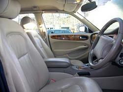 -jaguar-xj8-interior-front.jpg