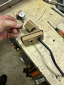 help fixing back seats reading lights-photo898.jpg