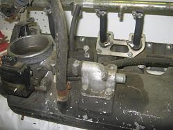 Is this where the idle screw is?-img_0714.jpg
