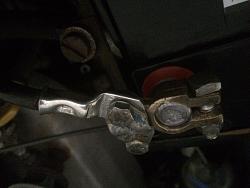 Starter Motor Drawing 300 amps-battery-terminal-pos.jpg