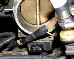 Electrical Plug under Throttle Body - What is this?-throttle_body_broken_wires_plug.jpg