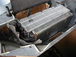 Xj6 S1 Heating Ventilation and Air Conditioning-cooling-fins-inside-evaporator.jpg