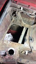 XJ6 S1 restore-battery-tray.jpg