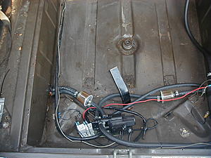 Right fuel tank overflow of gas on 84 XJ6-six-port-pollack-changeover-valve-new-return-line.jpg