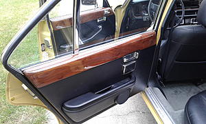 Help identifying S3 walnut window sills-20170828_085319.jpg