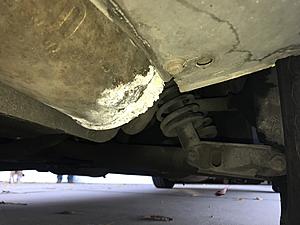 White residue on muffler-img_0676.jpg
