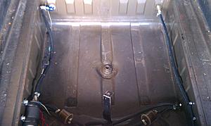 Here's what I'm doing to my XJ6 sIII... suggestions or tips?-finished-new-hoses-fuel-pump-position-changed.jpg