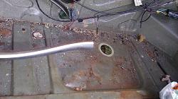89 xj6 fuel tank cont...-trunk4.jpg