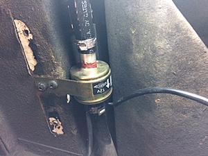 Fuel return valves Series III XJ6/12-rv2.jpg
