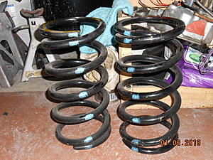 Lowering a S1 by spacers in the spring pan-springs-001.jpg