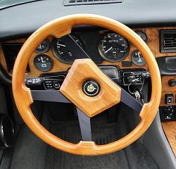 the wood steering wheel-.jpg