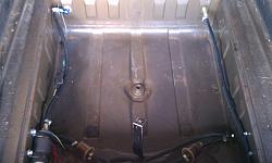 Fuel tanks leveling out-finished-new-hoses.jpg