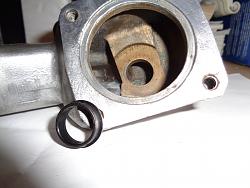 T-stat seals for the V12-dsc00080.jpg