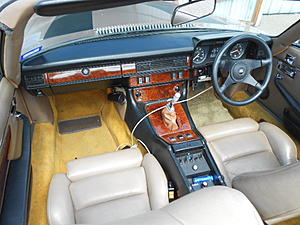 Un-Jaguar-like gearshift-jag-interior-001.jpg