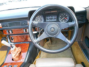 Un-Jaguar-like gearshift-dscn8780.jpg
