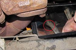 '91 V-12 Water leak-leak.jpg
