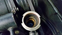 Coolant on the engine filler cap and A/C compressor-20140903_104542.jpg