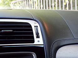 Leather on dash 'pulling'-dscf8370.jpg