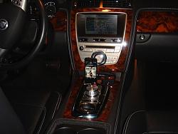 DIY iPhone Dock in the ashtray-9754604131_7d74639f34.jpg