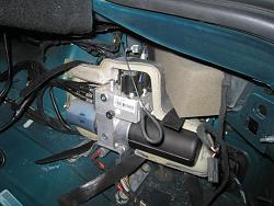  2007 Jaguar XK Antenna Replacement-4-pump-motor-velcro-straps-tonneau-release-cable.jpg