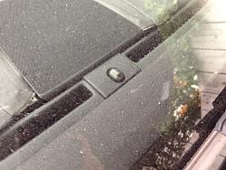 Leather on dash 'pulling'-photo-4.jpg