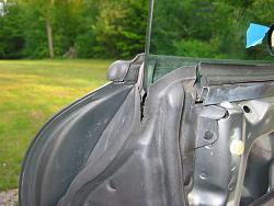 Drivers Window struggles initially to go down-xkr-window-rubber.jpg