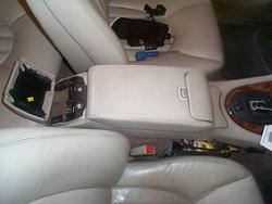 XK8 Premium soundsystem, no sound, amplifier and headunit working? HELP!-back-screws.jpg