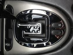 Internal frame in glossy black of leverage automatic transmission-image-1-.jpg