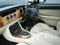 Oatmeal interior - dash glare in bright sun-03-parks-jaguar.jpg