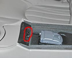 2001 XK8 Console:  What's that part called-coverlatch1.jpg