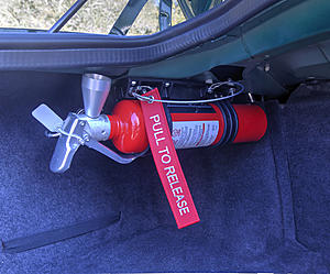 Place to mount fire extinguisher in a coupe-dsc-8938.jpg