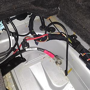Un-attached cables in battery compartment-jaguar1.jpg