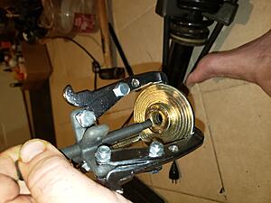 Worn welsh upper shock mount stuck-puller-use-free-gold-disk.jpg