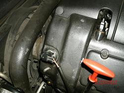 What is this sensor? It's leaking oil. Help!-gedc2135.jpg