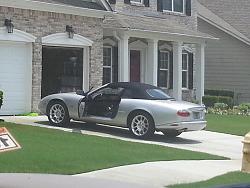 help identifying an XKR/XK8-2001-jaguar.jpg