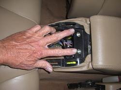 Cover over lighter/ashtray won't stay closed-ipod.mod-009.jpg