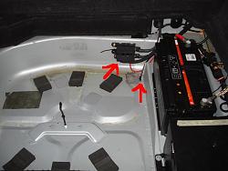 Unconnected cable in trunk???-trunk.jpg