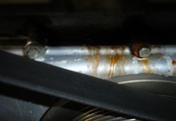 Leak help - got pics - oil and anitifreeze-dsc08288.jpg