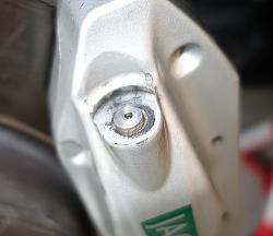 Brembo bleed nipple sheared!-dsc02666.jpg