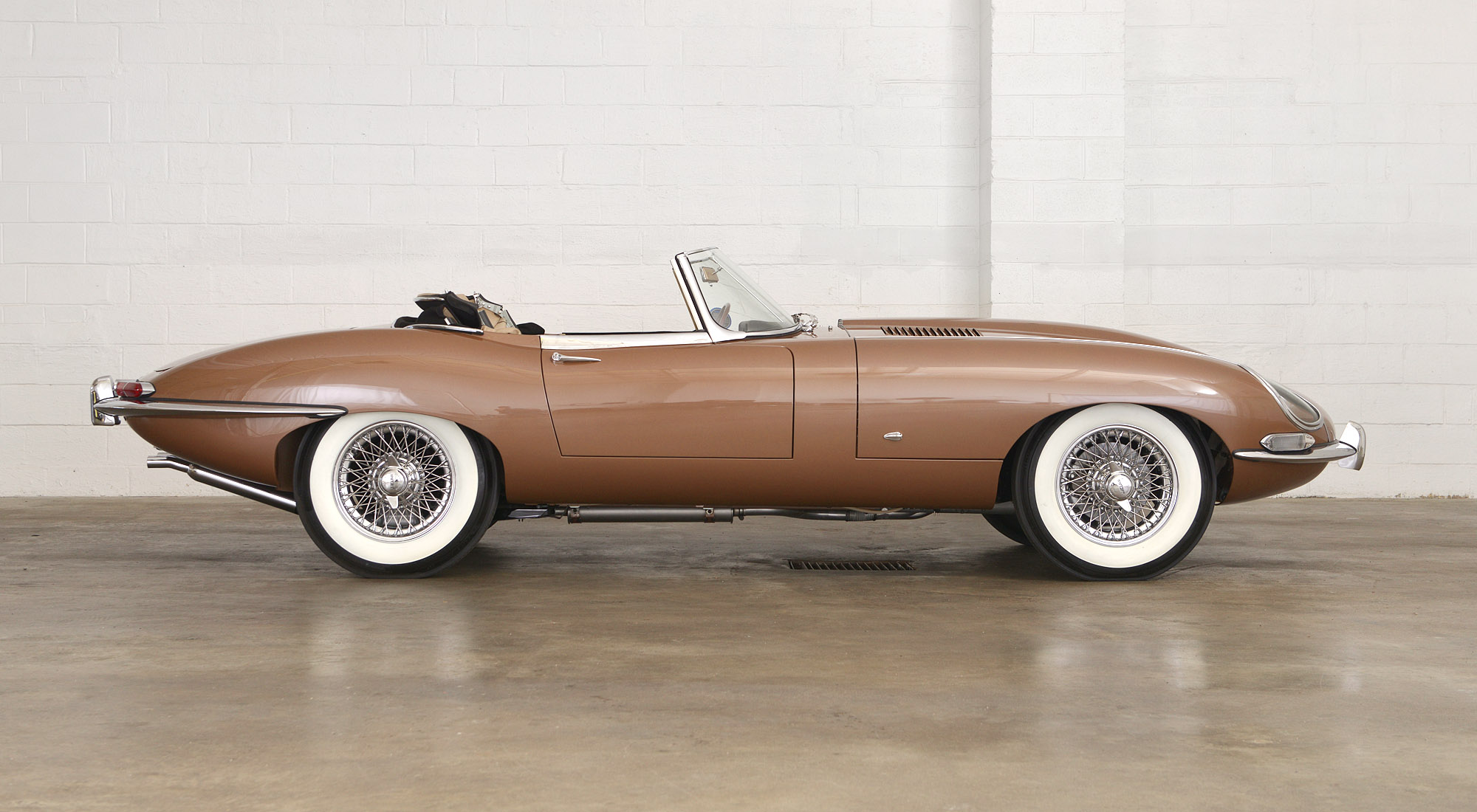 Gorgeous First Gen 1961 Jaguar E-Type Roadster