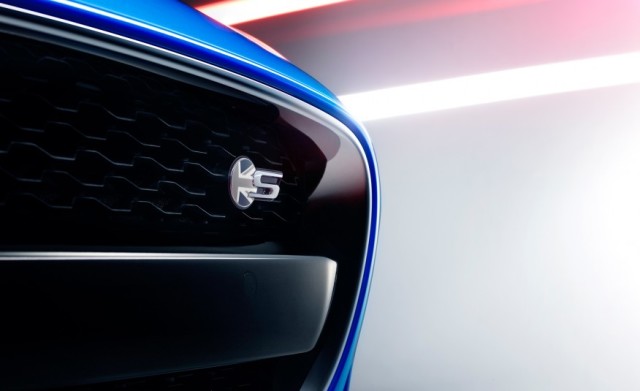 2016-Jaguar-F-type-British-Design-Editions-112-876x535