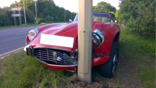 Jaguar E-Type Roadster Wrecked Right After Complete-Restoration