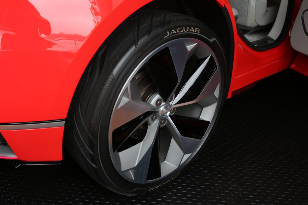 Jaguarforums.com 2018 Jaguar I-PACE Concept EV SUV Electric Vehicle FIA Formula E Brooklyn ePrix